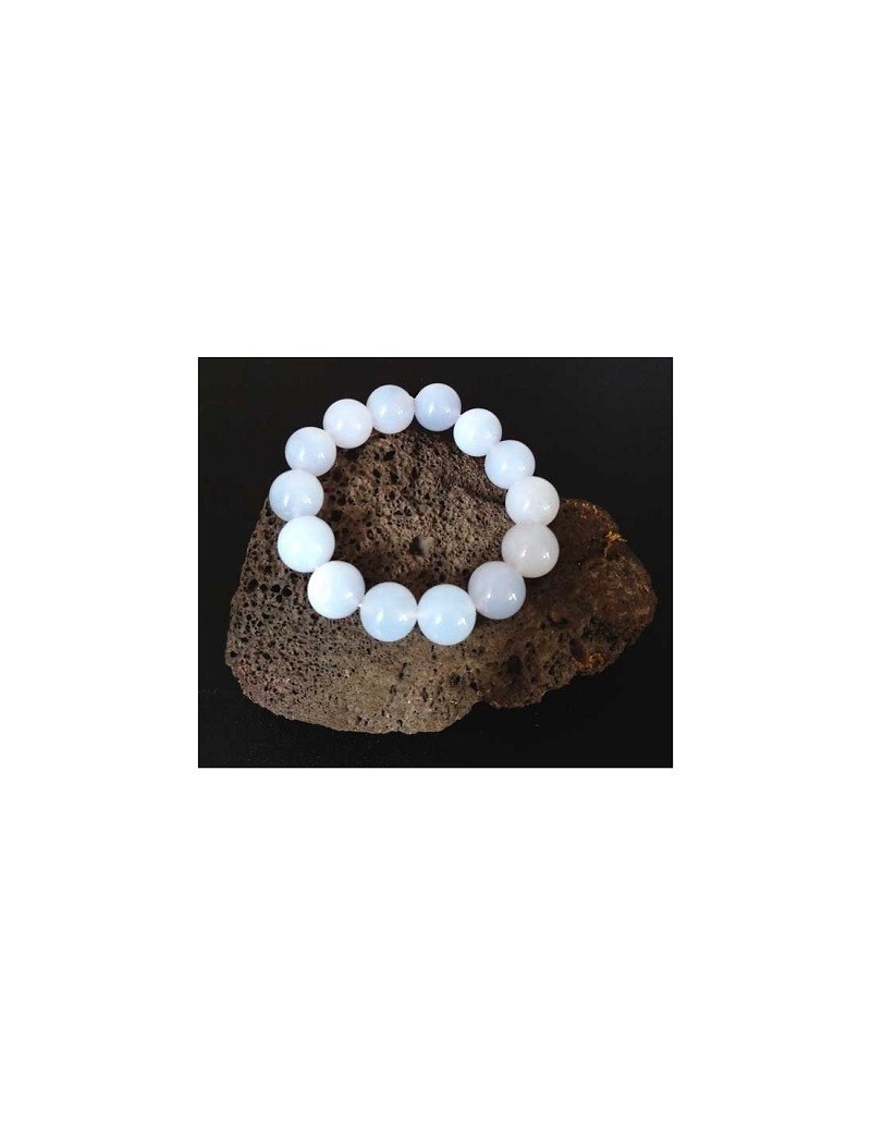 Bracelet calcédoine 15 mm : la douceur des pierres naturelles protectrices