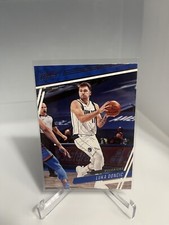 2020-21 Panini Chronicles - Prestige #70 Gold Dallas Mavericks Luka Doncic
