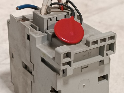 Allen-Bradley 100-C23*200 (ser. C) Contattore, 4 poli, morsetti a vite, bobina 120v - Foto 11 di 12