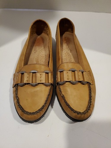 Nine West Women's Soft  Slip On  Size S 5-6,  Tan  - Picture 1 of 12