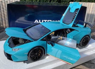 Lamborghini Huracán Performance im Maßstab 1:12 AUTOart OVP NEU