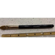 LES PINCEAUX DE CHANEL 11