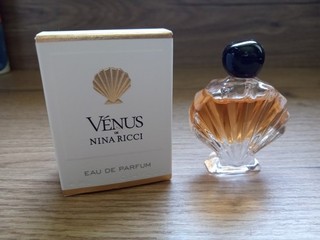 MINIATURE parfum Venus de Nina Ricci