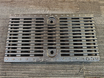 ACO 05904 18-in. x 10-in. Replacement Longitudinal Ductile Iron Grate, Black