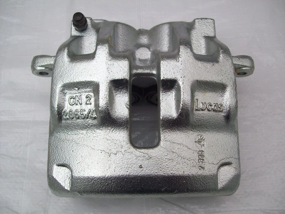 Land Rover Discovery 2 Range Rover P38 Brake Caliper Lucas Front Left STC1915E - Image 2 of 4