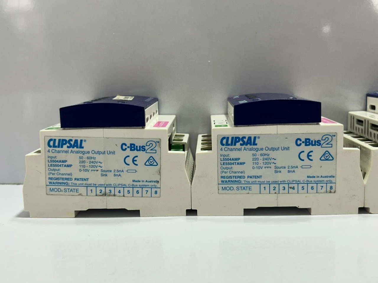 SET CONSISTING OF 4 PIECES - 4 CHANNEL ANALOG OUTPUT UNIT