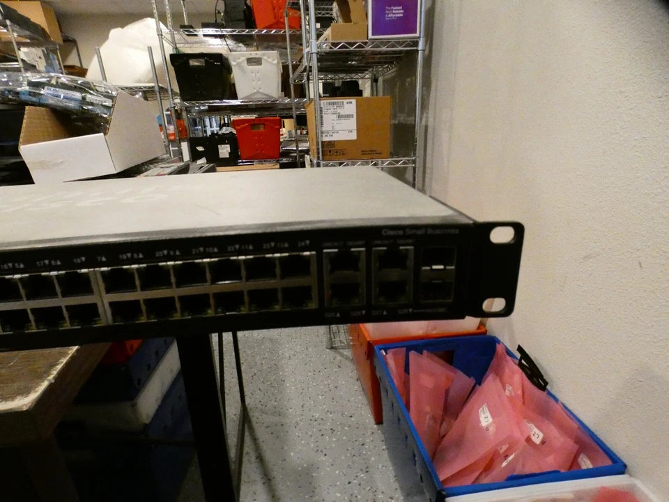 Cisco SG300-28P 28 Port Gigabit Managed POE Switch w/ 2-Port mini-GBIC - Image 4 of 4