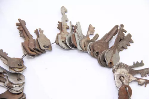 Mixed Lot of 55 Original Antique Vintage Keys Rare Unique Collectible India T2 - Picture 5 of 10