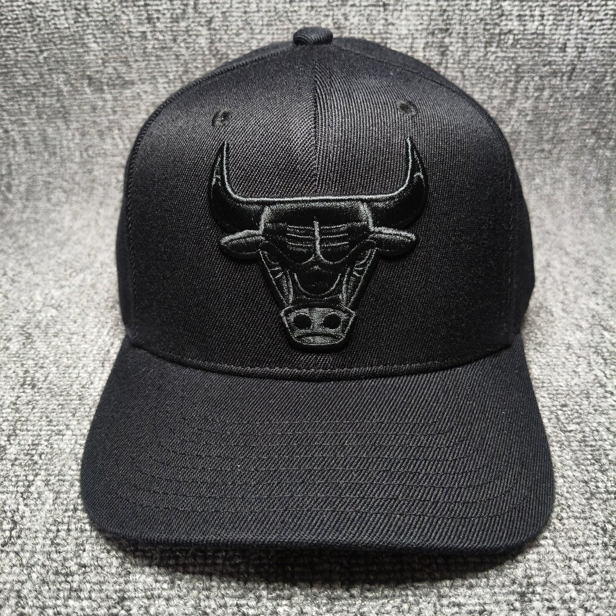 Mitchell & Ness Chicago Bulls NBA Black Snapback Cap Tonal Logo OS