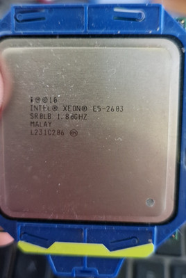 Intel Xeon E5-2603 4X 1.80GHz Sockel 2011 4 Kerne Prozessor