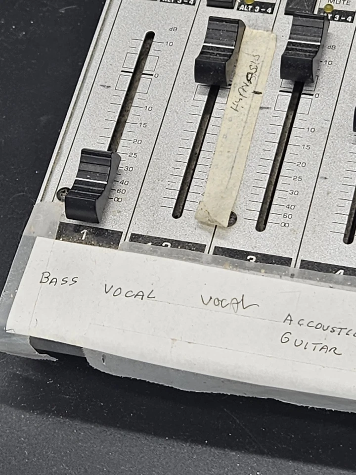 Behringer Eurorack MX2004A 20-Channel Mixing Console Professional Audio Mixer. - Image 4 of 4