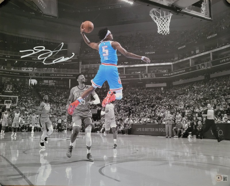 De'Aaron Fox Signed Sacramento Kings 20x16 Photo (Beckett COA)