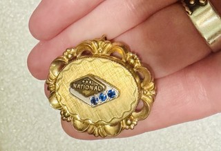 Spilla da bavero vintage Banca nazionale servizio dipendenti 1/20 12K GF oro pieno