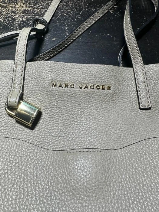 Bolso de Mano Marc Jacobs The Grind Gris Grande Forro Rojo Cartera Foto 2 de 4