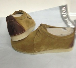 clarks ashton suede