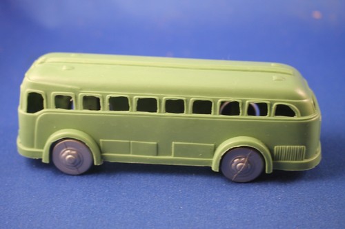 Plasticville - O-O27 - Vehicles - #45987 - 4 Custom Paint Buses - Excellent - Picture 5 of 14