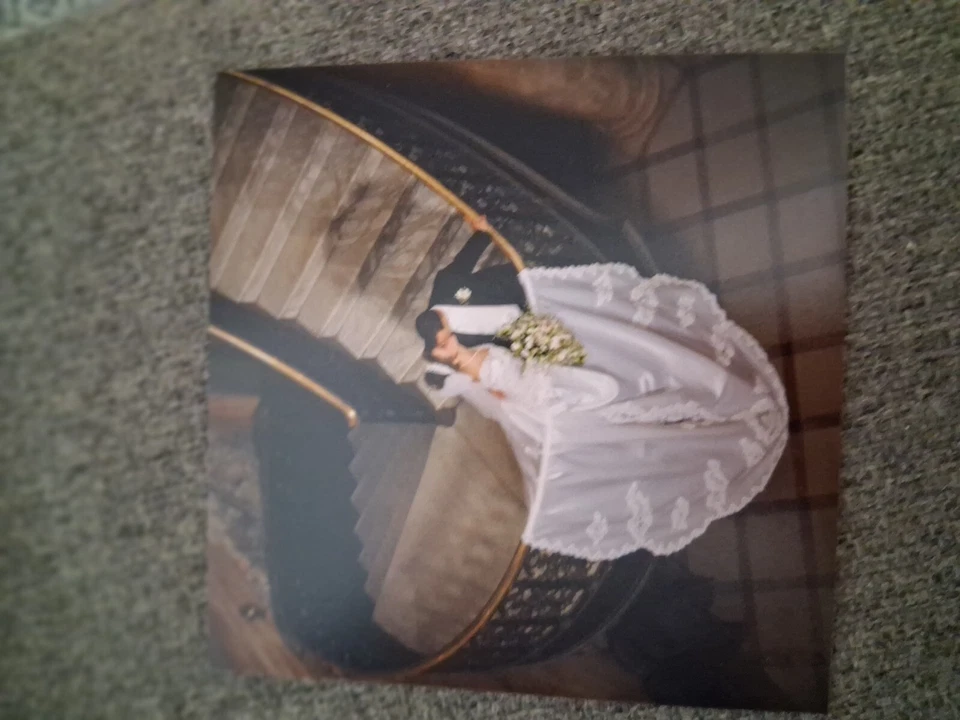 Vestido de novia blanco manga larga talla 12 etiqueta privada por G - tren catedral Foto 2 de 4