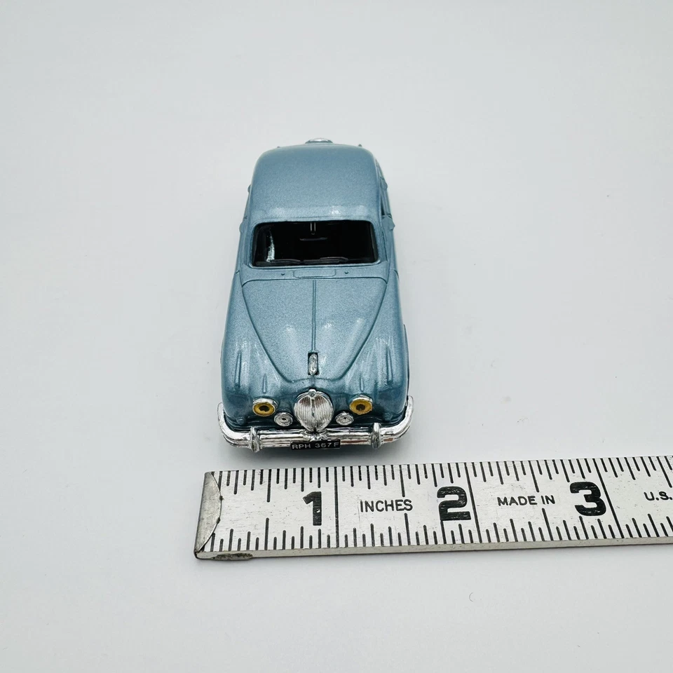 Corgi Classics 1:43 Jaguar Mk2 Car Blue Shimmer RARE Made In Great Britain - Image 3 of 4