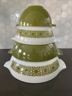 Vintage PYREX  Verde Green Square Flower Cinderella Nesting Bowl Set of 4 Nice!