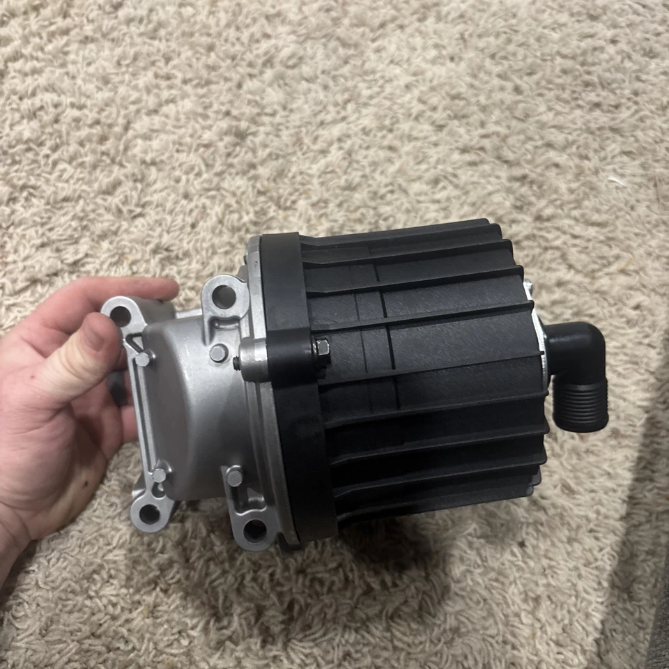 08-14 沃尔沃 Mack D13 MP8 发动机曲轴箱通风油分离器替换件 — 第 4/4 张图片