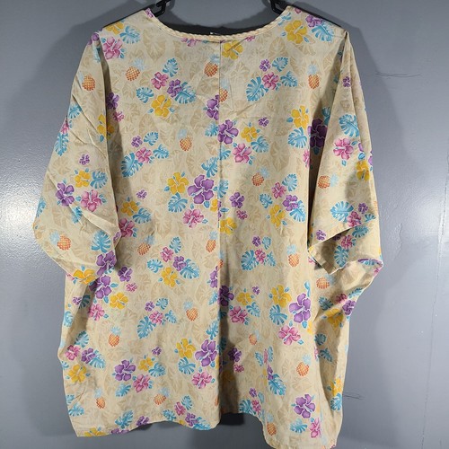 Simply Basic Women's Sz V-Neck Scrubs Top Uniform Shirt Yellow w/ Flowers - Picture 4 of 12