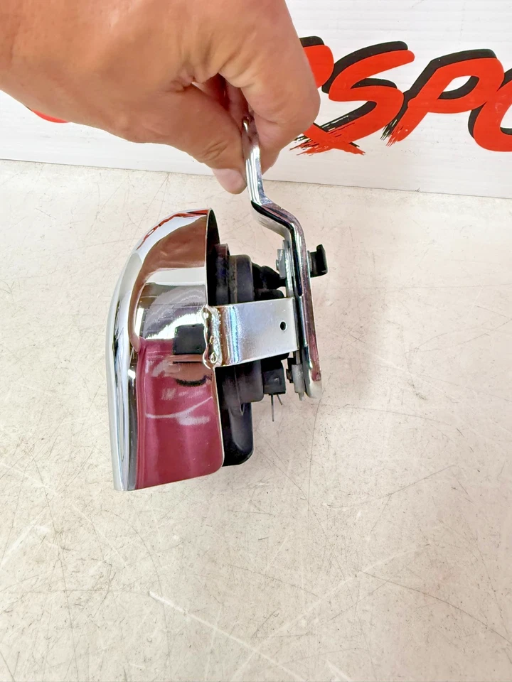 2008 Harley Electra Glide Horn + Chrome Cover - Image 3 of 4