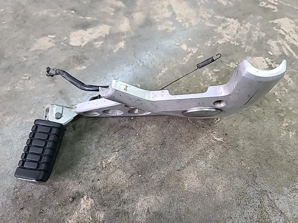 Honda Shadow Vt1100c 1985 1986 clavija de pie de pasajero trasero derecho con interruptor de freno  Foto 2 de 4