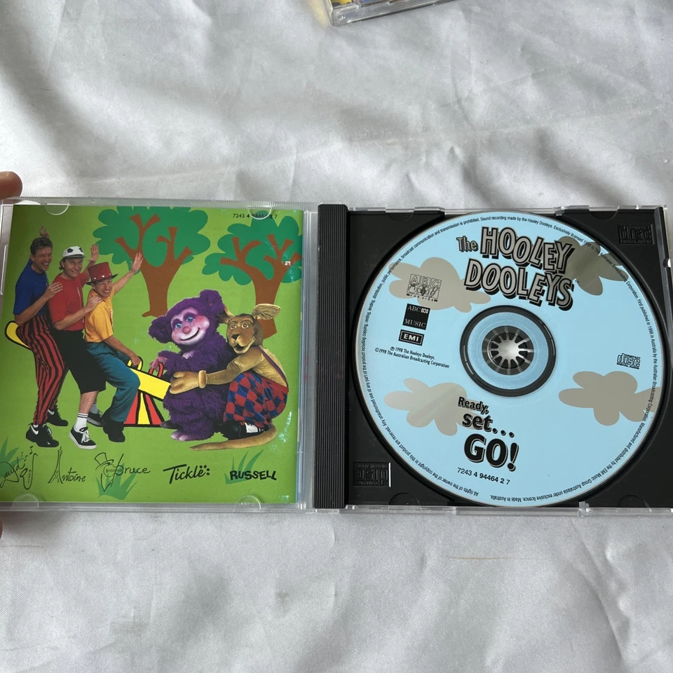 Hooley Dooleys CDs Bundle Rare 90s 00s Music Abc Kids Merchandise Memorabilia x2 - Image 4 of 4