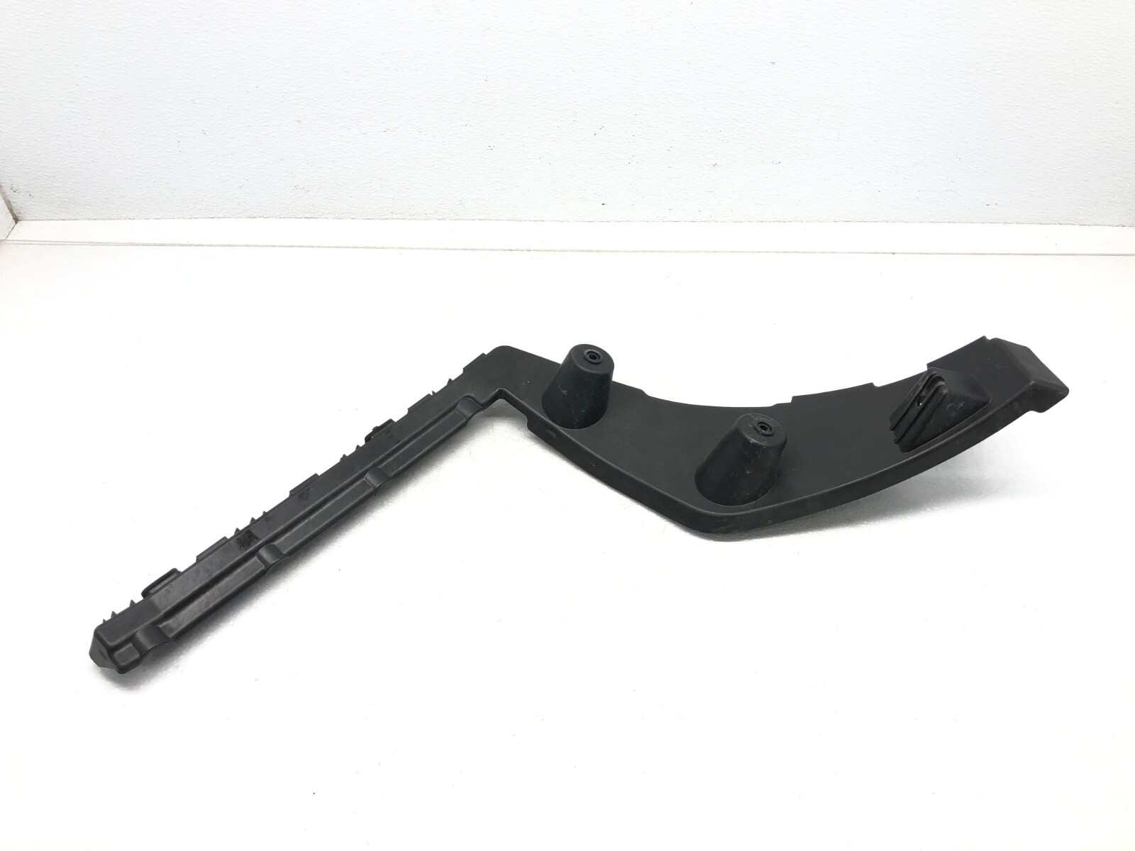 2017-2020 MASERATI LEVANTE RIGHT PASS REAR BUMPER SUPPORT MOUNT BRACKET OEM