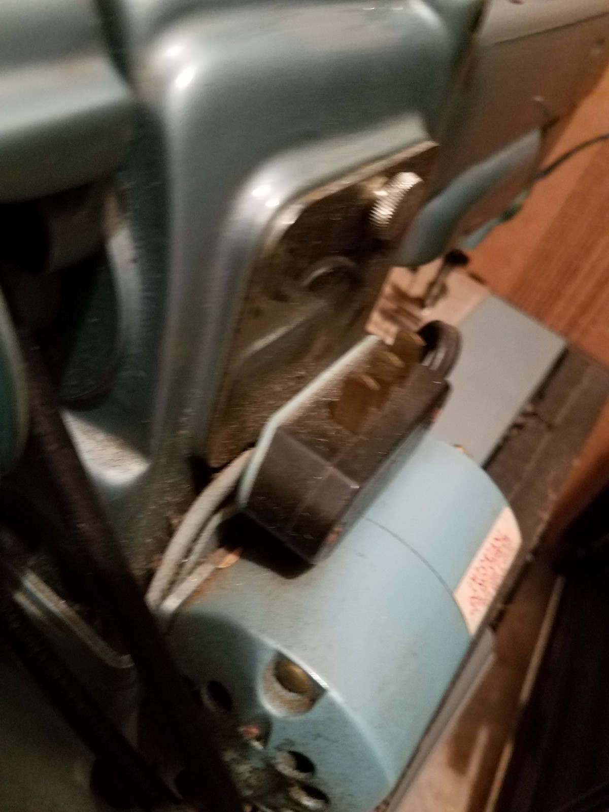 Kenmore Model 605 Sewing Machine Includes Case that latches onto machine eBay