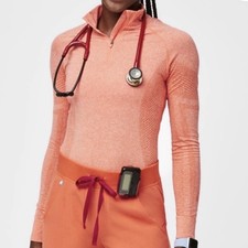 FIGS Seamless Salta Underscrub Long Sleeve Quarter Zip L