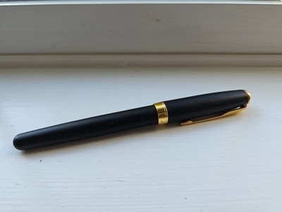 1993 Parker Sonnet Matte Black Fountain Pen 18K 750 Gold Nib France