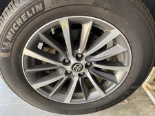 Used Wheel Fits 2019 Toyota Highlander 18x7-12 Alloy 14 Spoke Gray Inlay Grade Used Wheel Fits 2019 Toyota Highlander 18x7-12 Alloy 14 Spoke Gray Inlay Grade