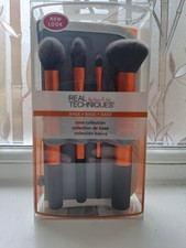 Image of Real Techniques 4PC Core Collection Makeup Brush Set with 2 in 1 case & stand