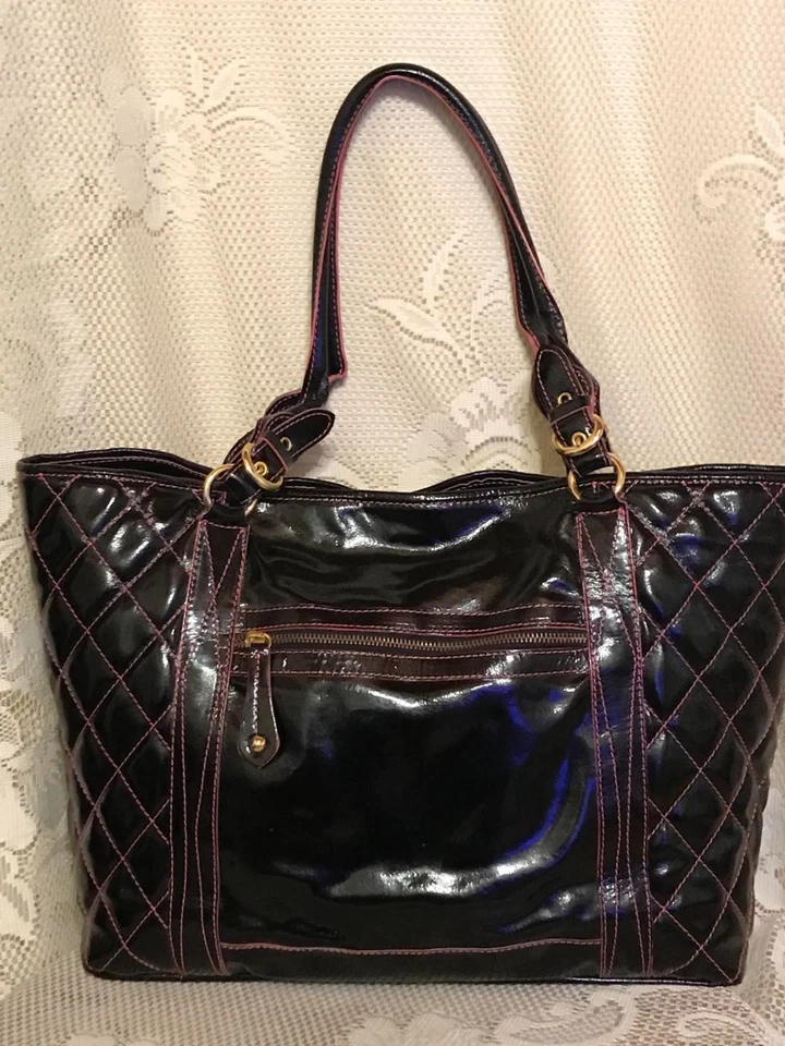 Bolso de hombro Cavalcanti italiano negro charol acolchado XL con detalles rosas Foto 4 de 4