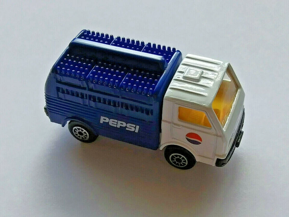 Maisto PEPSI Cola Cab Over Delivery Truck, Масштаб 1:64 Литой Металлический Грузовик Редкий! - Изображение 2 из 3