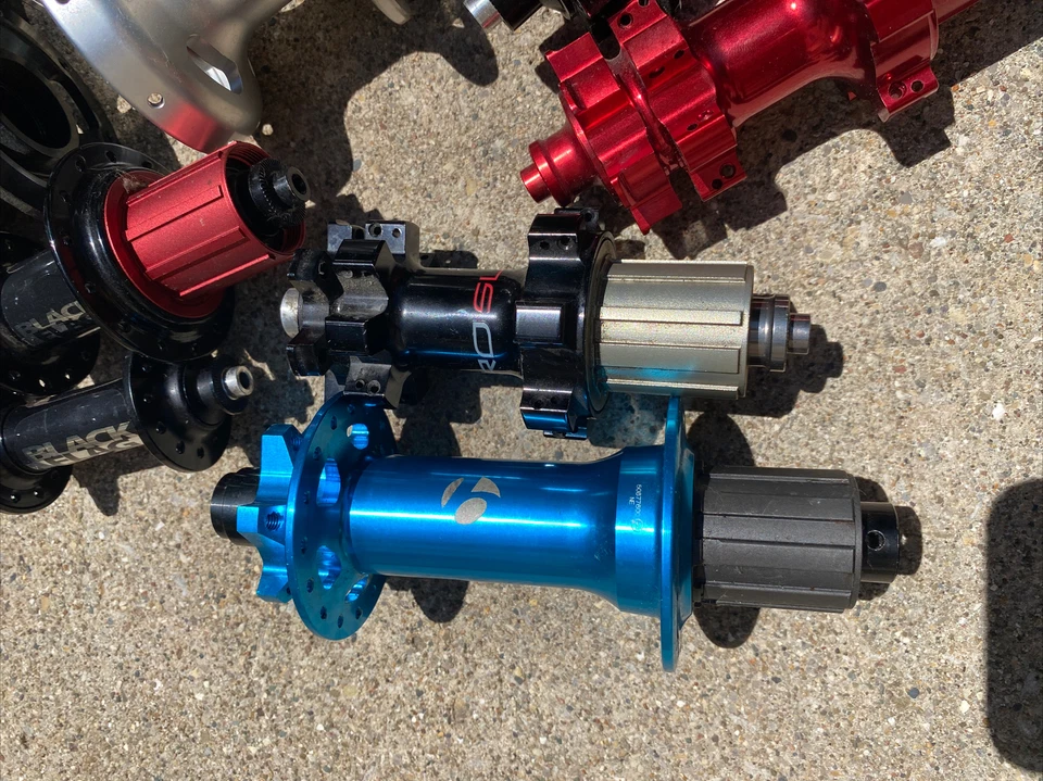 Lote De 15 Bujes Sun Ringlé Bontrager Delanteros Traseros MTB Pulgas Disco Llanta Piezas Reconstrucción Foto 4 de 4