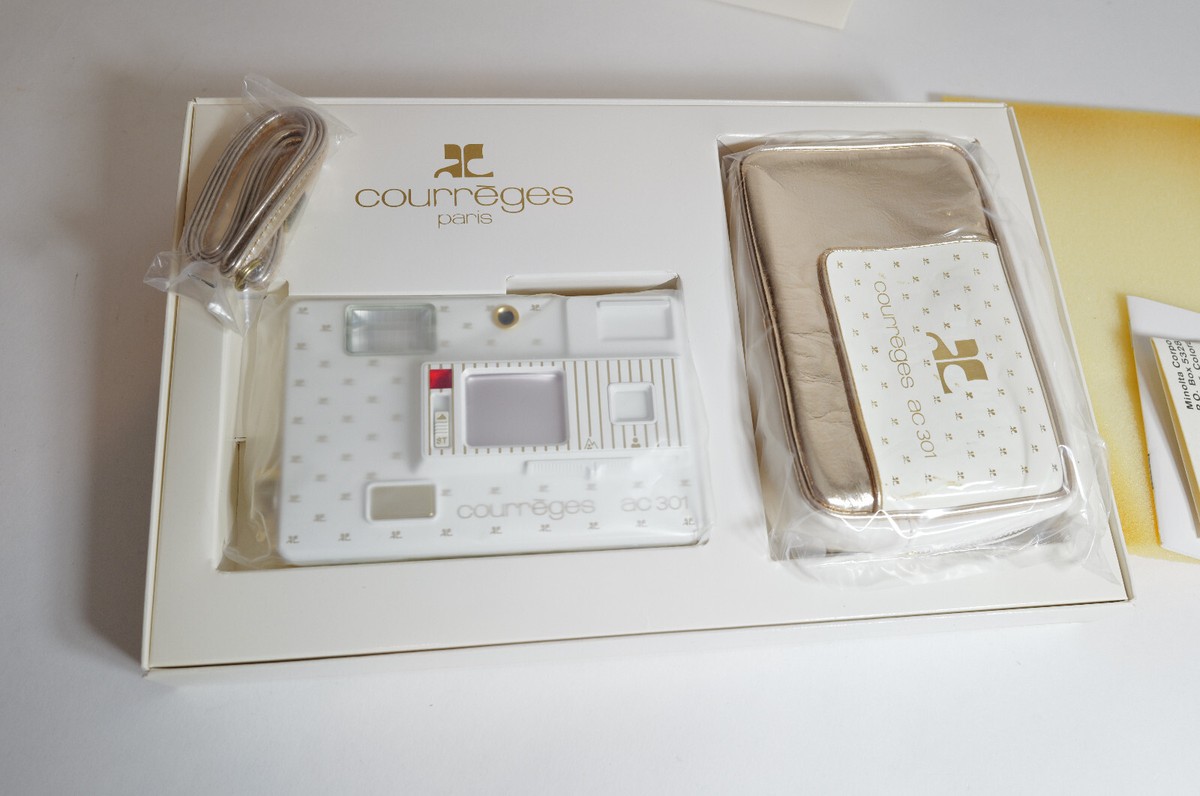 NEW in box Minolta Courrèges vintage Disc Camera ac301 white/gold