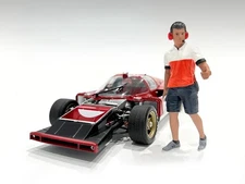 "RACE CREW" FIGURE #2 FOR 1/18 SCALE MODELS BY AMERICAN DIORAMA 19002