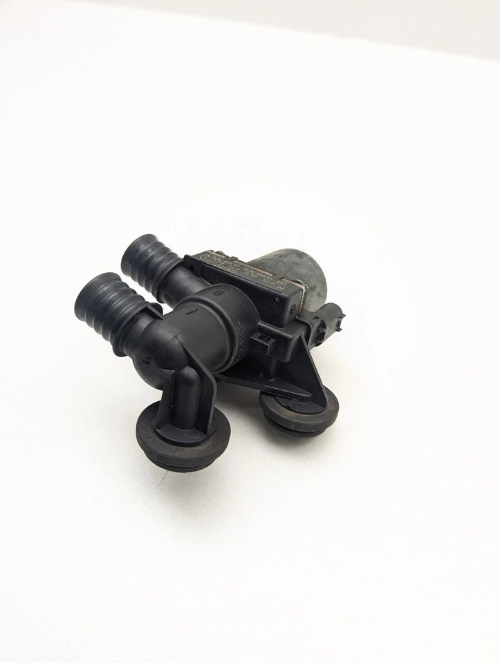 Bomba de agua auxiliar BMW 325i 325ci 330i 330ci 330xi M5 X5 E60 E70 8369805 Foto 4 de 4