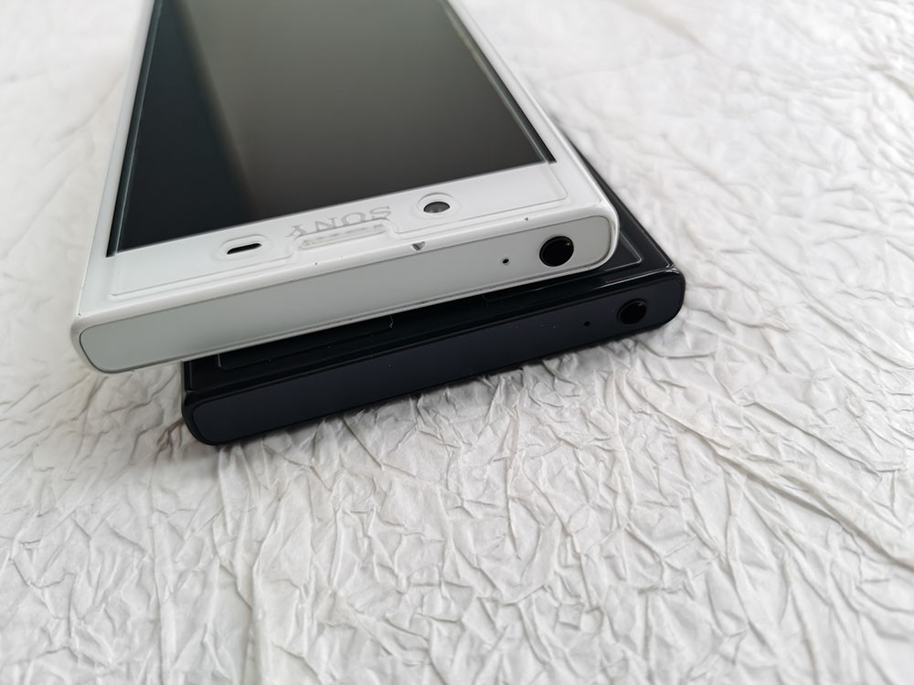 Sony Xperia X Compact (SO-02J) - 32 GB - Android - 4G Unlocked