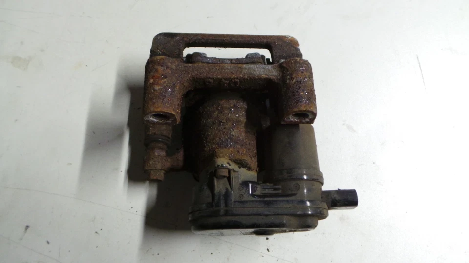 KIA OPTIMA 1.6 CRDi MK2 JF 2017 pinza de freno eléctrica trasera para conductores A5582-37700 Foto 4 de 4