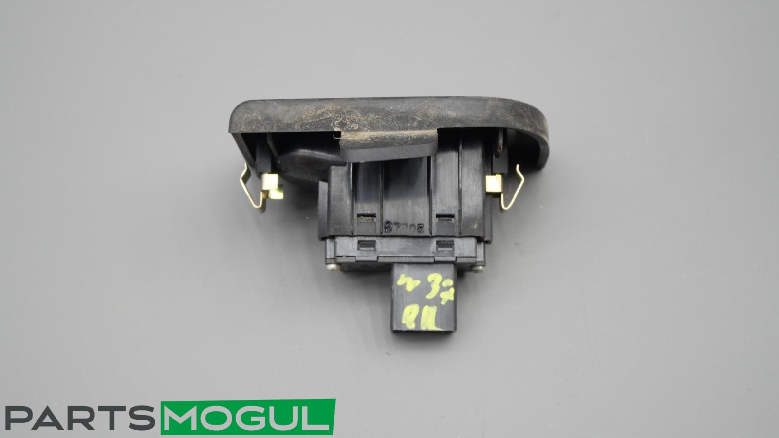 03-13 Maserati Quattroporte M139 Rear Right Side Window Switch Control OEM
