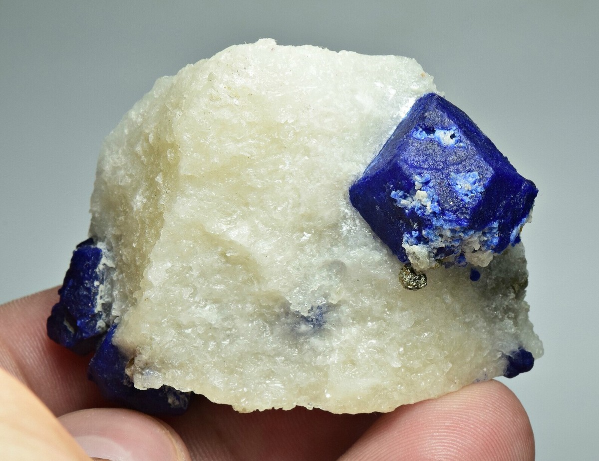 画材 Lizardrite Genuine Lizardite + Serpentine 1.98 ct - Gemological Collections