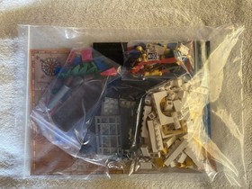 (L-1/LPS) Lego Pirates 6267 Lagoon Lock Up Blue Skirts 
