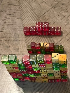 400 GRAMS! Disrepair bereft tattered flawed bakelite dice lot 021626@