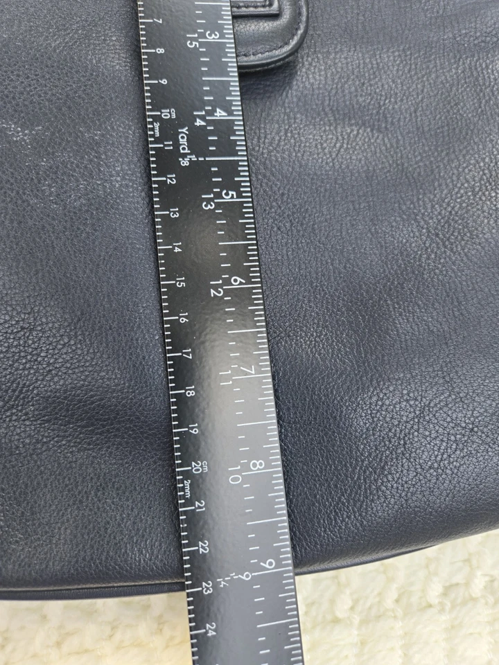 Monedero cubo vintage Gianni Bernini de cuero azul marino media luna Foto 3 de 4