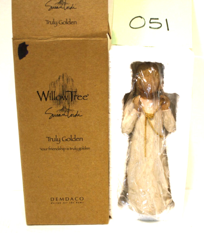 Willow Tree Angel "Truly Golden" 5" Figurine w/ Gold Chain Susan Lordi 2008