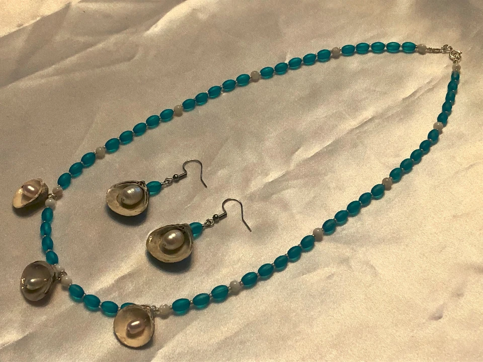 Juego de pendientes collar concha de perlas de agua dulce de vidrio azul aguamarina sirena... Foto 3 de 3