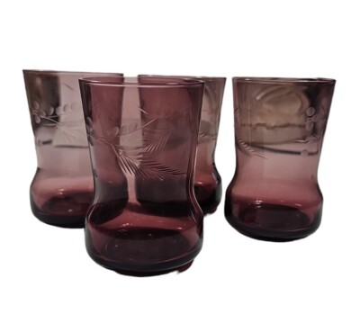 christmas wine glass Christmas Wine Glasses Stemless Hand Painted Holly Berry Set of 2 main image 0